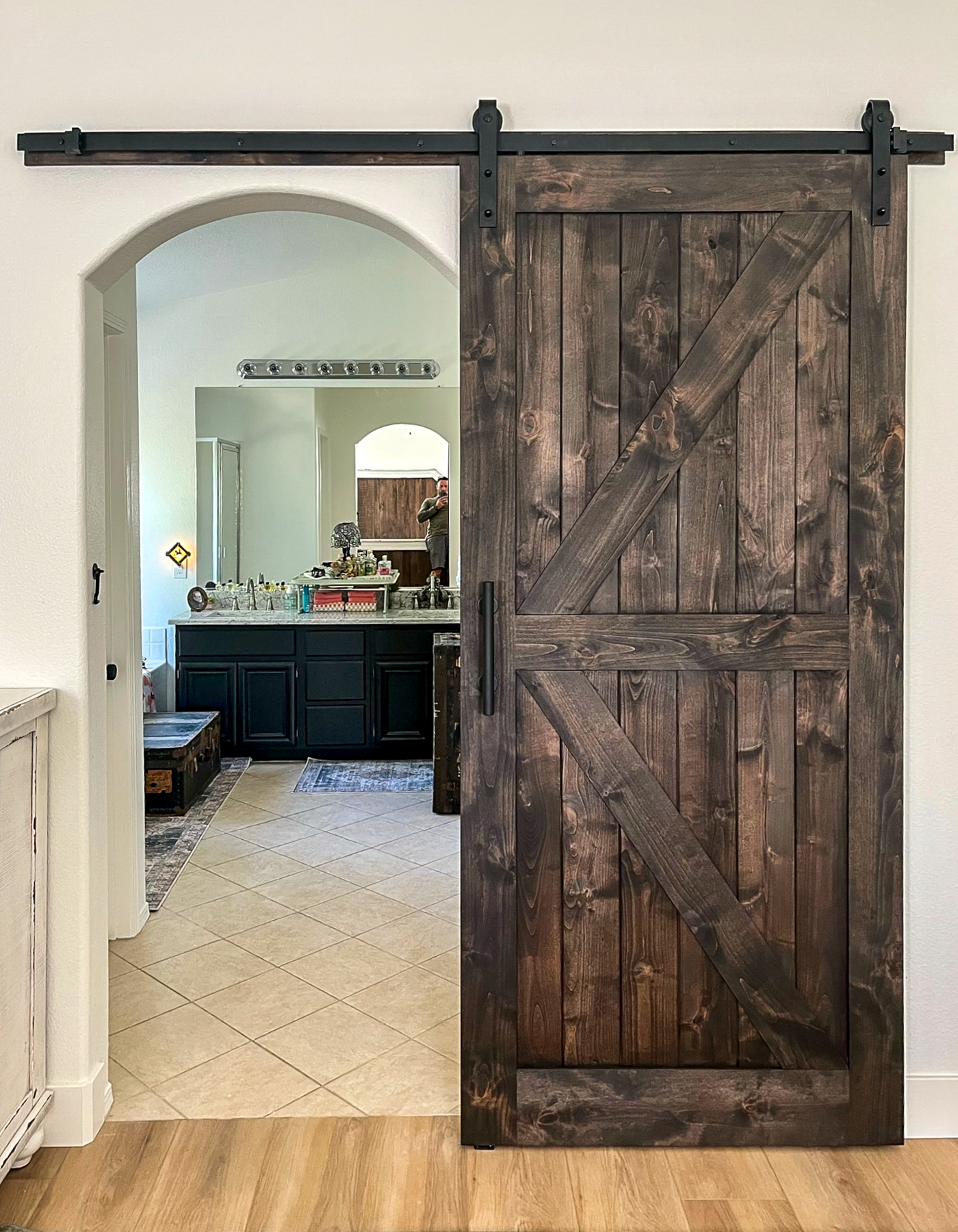 San Archer Arrow-Style Traditional Barn Door