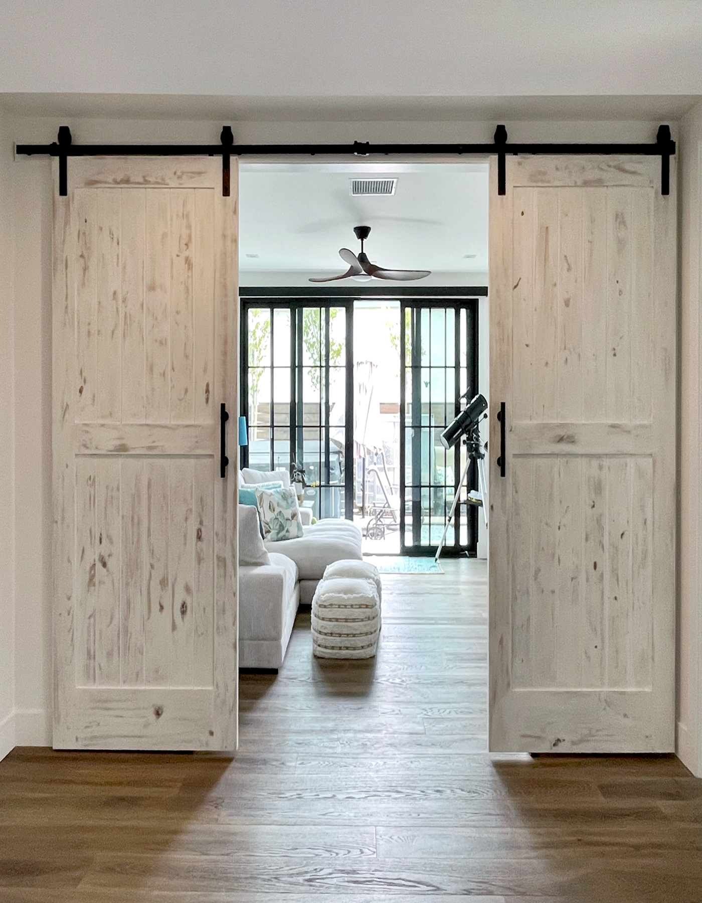 San Ranchero Mid Rail Traditional Barn Door