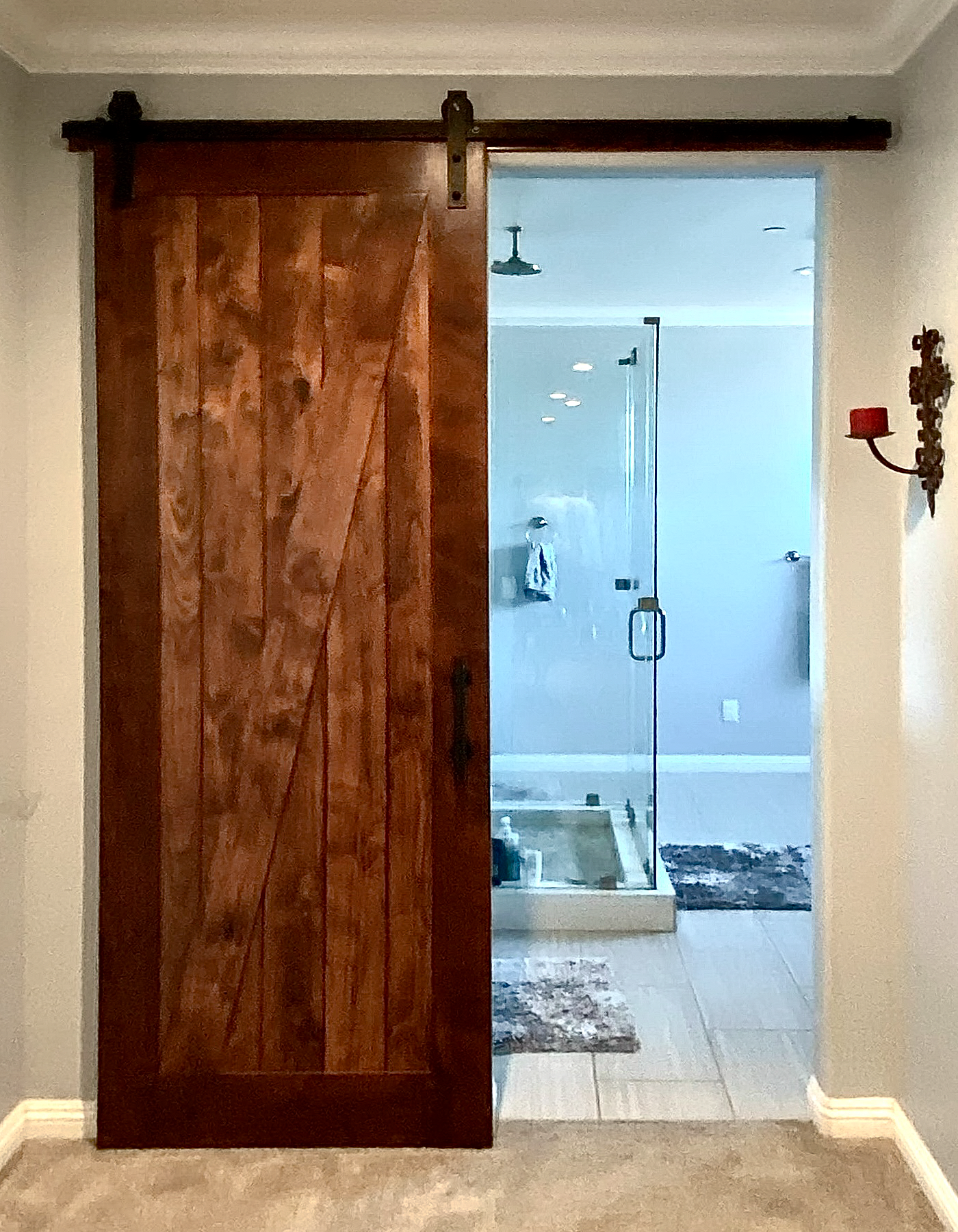 San Isidore Z-Style Traditional Barn Door